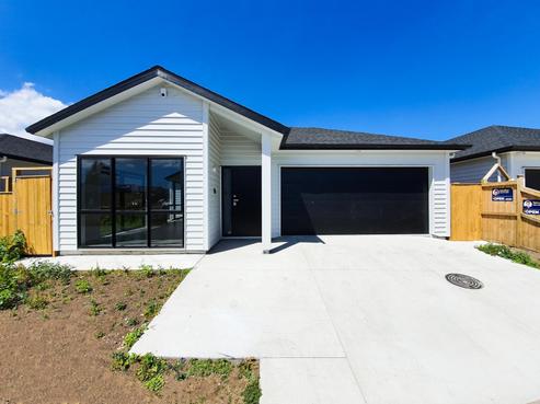 2 Kakabeak Way, Takanini
