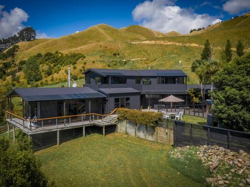 72 Aston Road, Waikanae