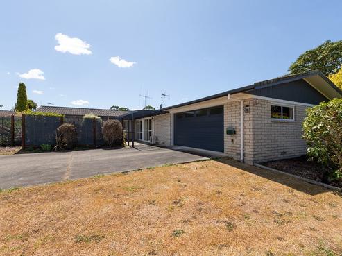 13 Ridgeway Place, Glenview