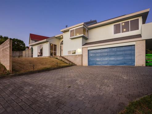 2 Saint Ives Drive, Mana