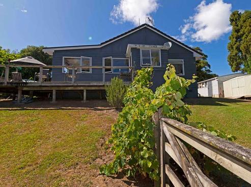 31 Waitakere Road, Waitakere