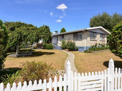 2 Gordon Place, Leamington
