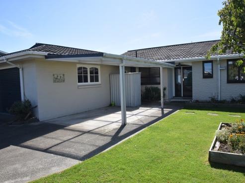 12 Falcon Street, Newfield