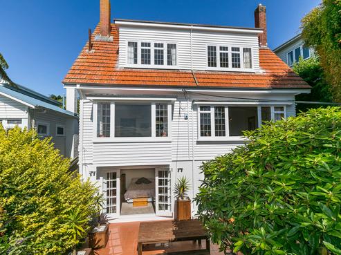 18 Espin Crescent, Karori