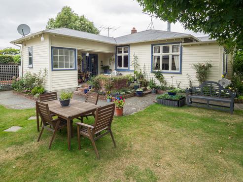 7 Beach Road, Hampstead