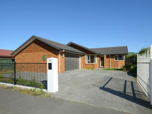 169 Saint Johns Street, Bromley