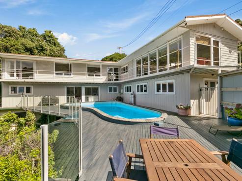 1A Howard Road, Point Howard