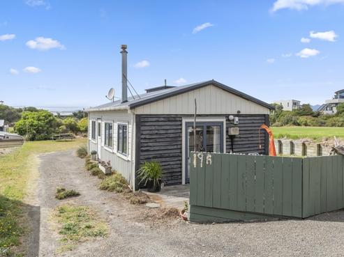 19A Marine Parade South, Foxton Beach