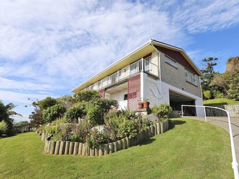 68 Marine Parade, Bluff