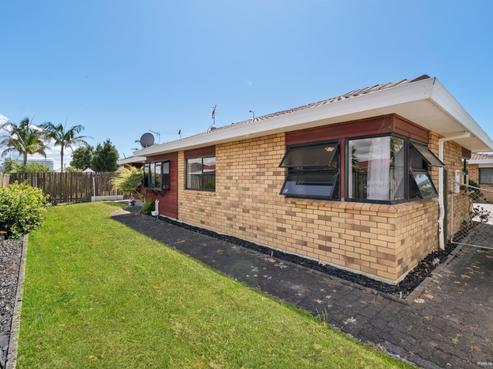1/18 Milton Road, Orewa