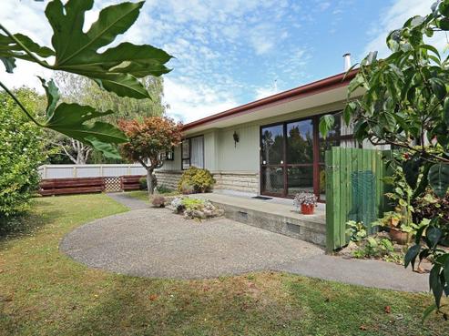 2/913 Outram Road, Akina