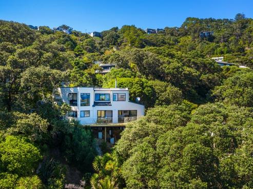 90 Domain Crescent, Muriwai