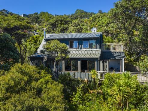 107 Domain Crescent, Muriwai