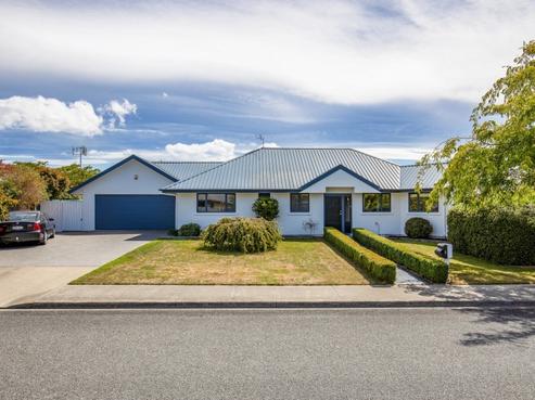 2 Paget Drive, Woodend