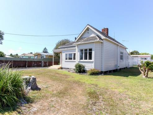 17A Brookes Terrace, Waitara