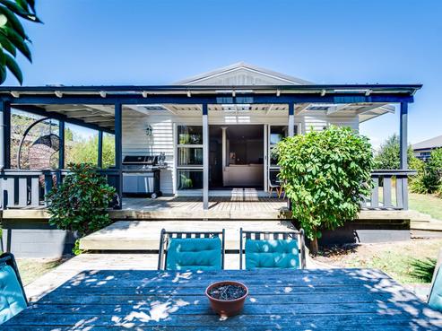 715 Duke Street, Mahora