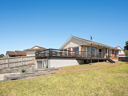 52 Charntay Avenue, Clover Park