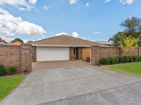 1/2 Roskill Way, Three Kings