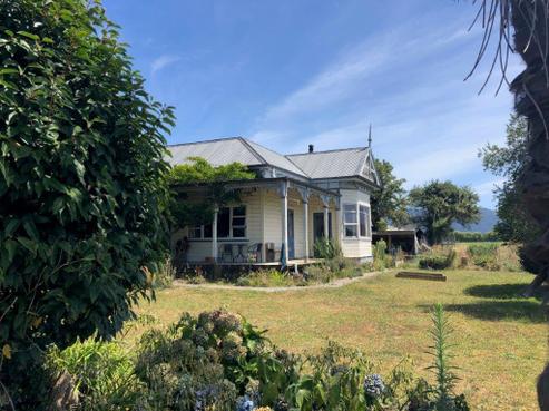 746 Collingwood-bainham Main Road, Collingwood