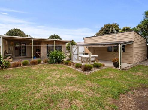 89 South Road, Manaia