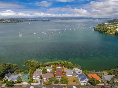 2/98 Queen Street, Northcote Point