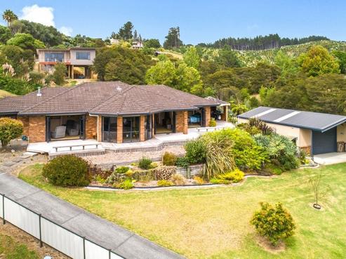 2 Governors Heights, Whangamata
