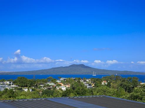 28 Peter Terrace, Castor Bay