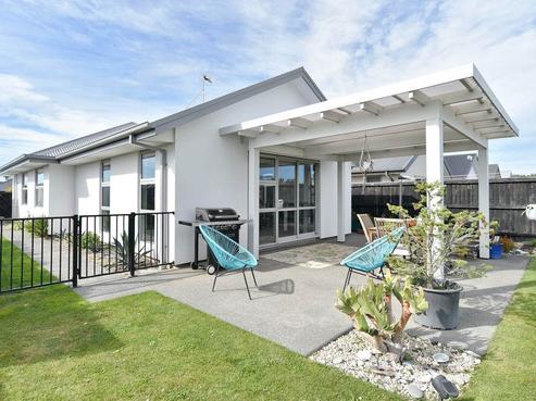 32 Helmore Street, Fernside