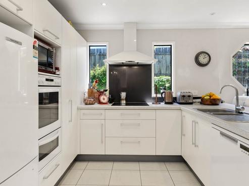 27A Moncur Drive, Springfield