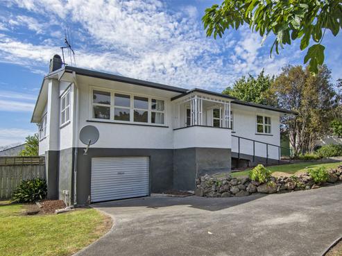 315 Western Hills Drive, Avenues
