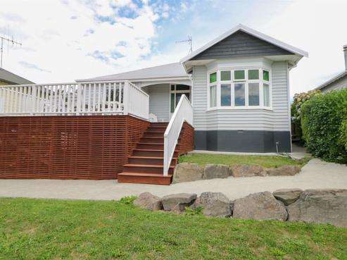8 Clifton Terrace, West End