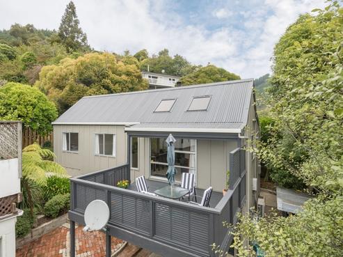 6A Larges Lane, The Brook