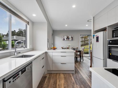 2/39 Witheford Drive, Bayview
