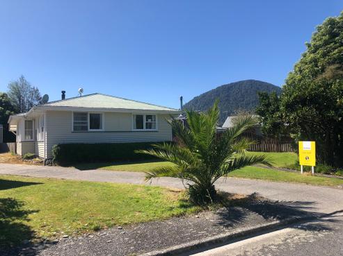 5 Awarua Place, Haast