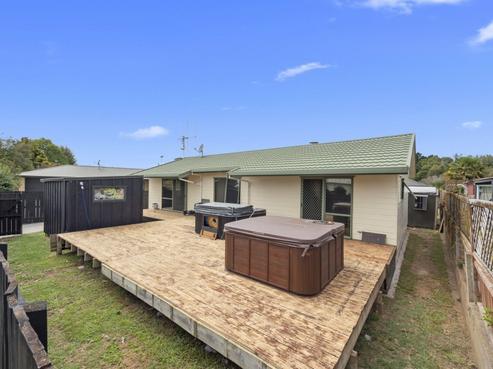 9B Pine Avenue, Bader
