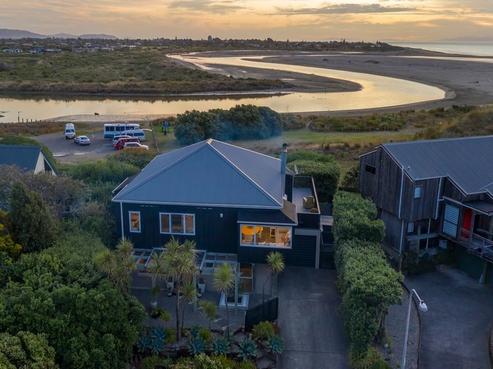 6 Waiheke Street, Waikanae Beach
