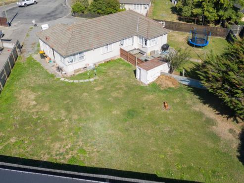 8 Beatty Crescent, Hampstead