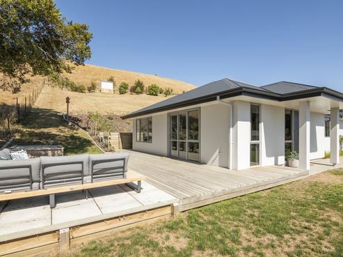26 Genia Drive, Wakefield