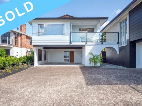 2/50 Seaview Road, Castor Bay