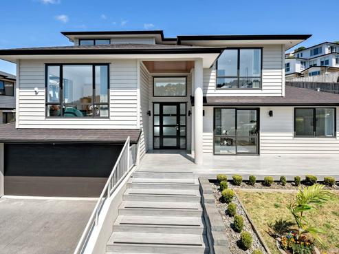 61 Golden Morning Drive, Albany Heights