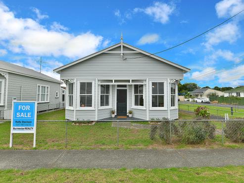 21 Railway Street, Helensville