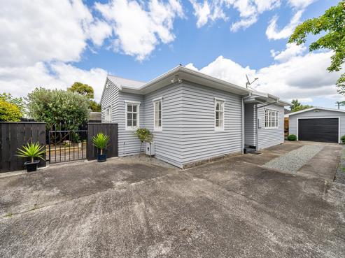 83A Pine Avenue, Ebdentown