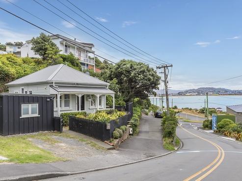 8A Hungerford Road, Lyall Bay