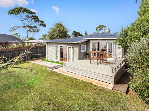 6 Ingleby Place, Kelston