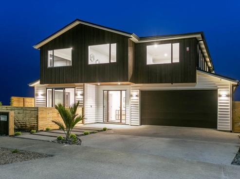 34 Bearing Parade, Long Bay