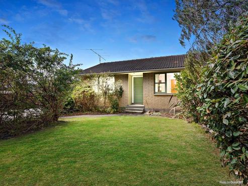 2/25 Deller Grove, Silverstream
