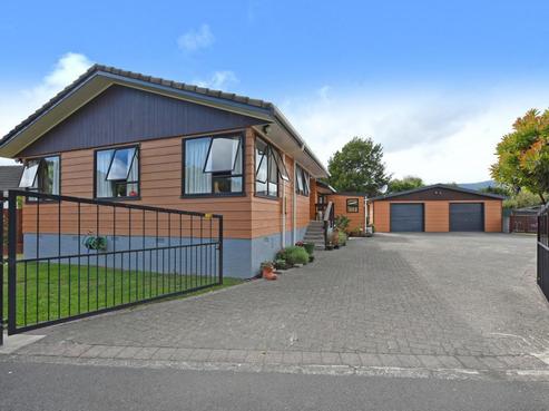 36 Riverbank Street, Ebdentown