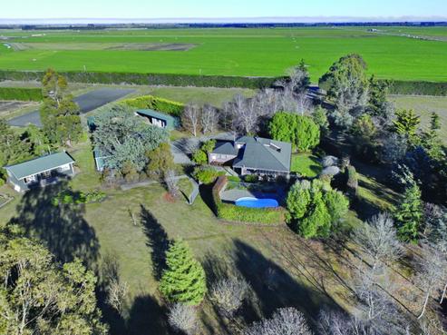 218 Thomsons Road, Burnham