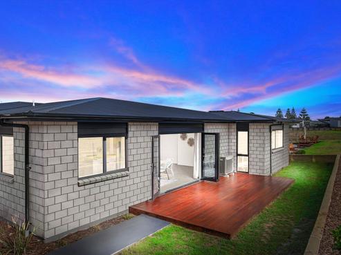7 Anchorage Grove, Coastlands