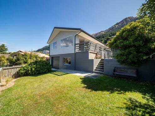 22 Wynyard Crescent, Fernhill/Sunshine Bay